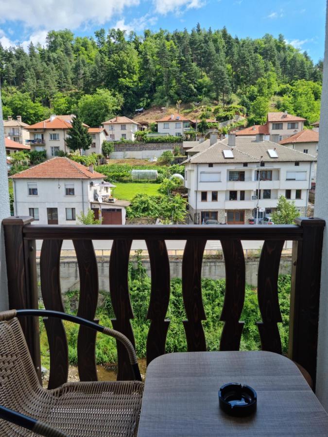 Къща За Гости Тони Zlatograd Esterno foto