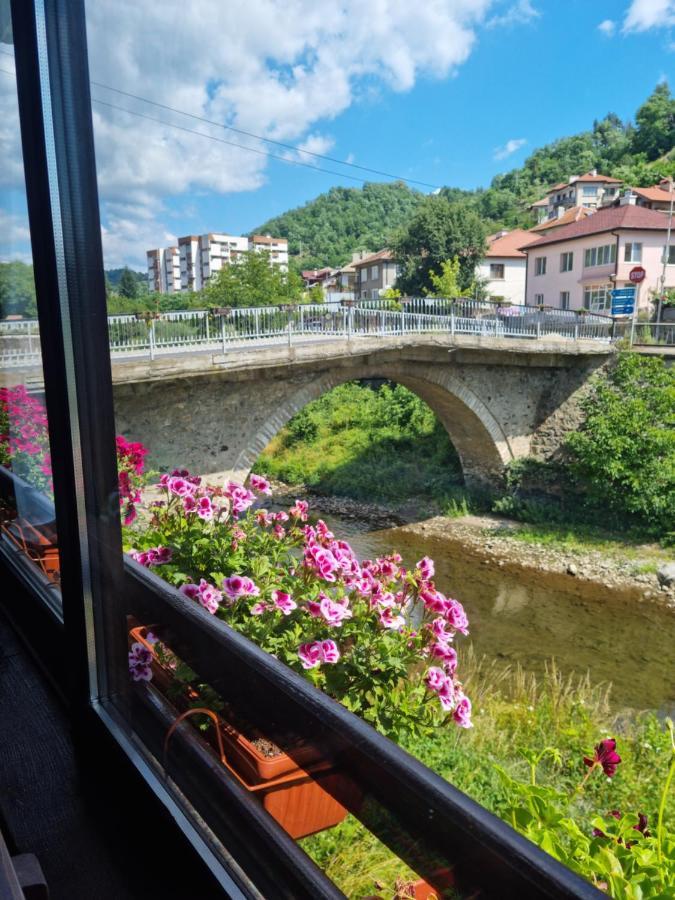 Къща За Гости Тони Zlatograd Esterno foto